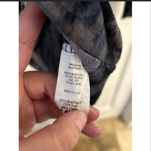 Ginger G tye dye light weight top. - Picture 5 of 5